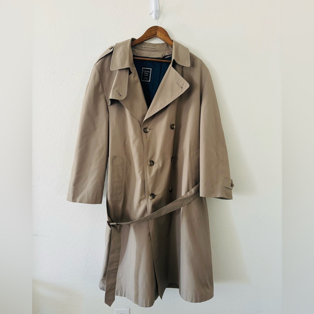 Christian Dior Tan Trench Coat 🧥 - Picture 2 of 13